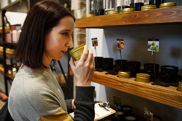 Benefits of Coffee-Scented Candles