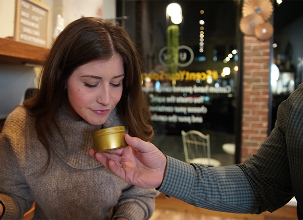 Using Food Extracts to Scent Candles